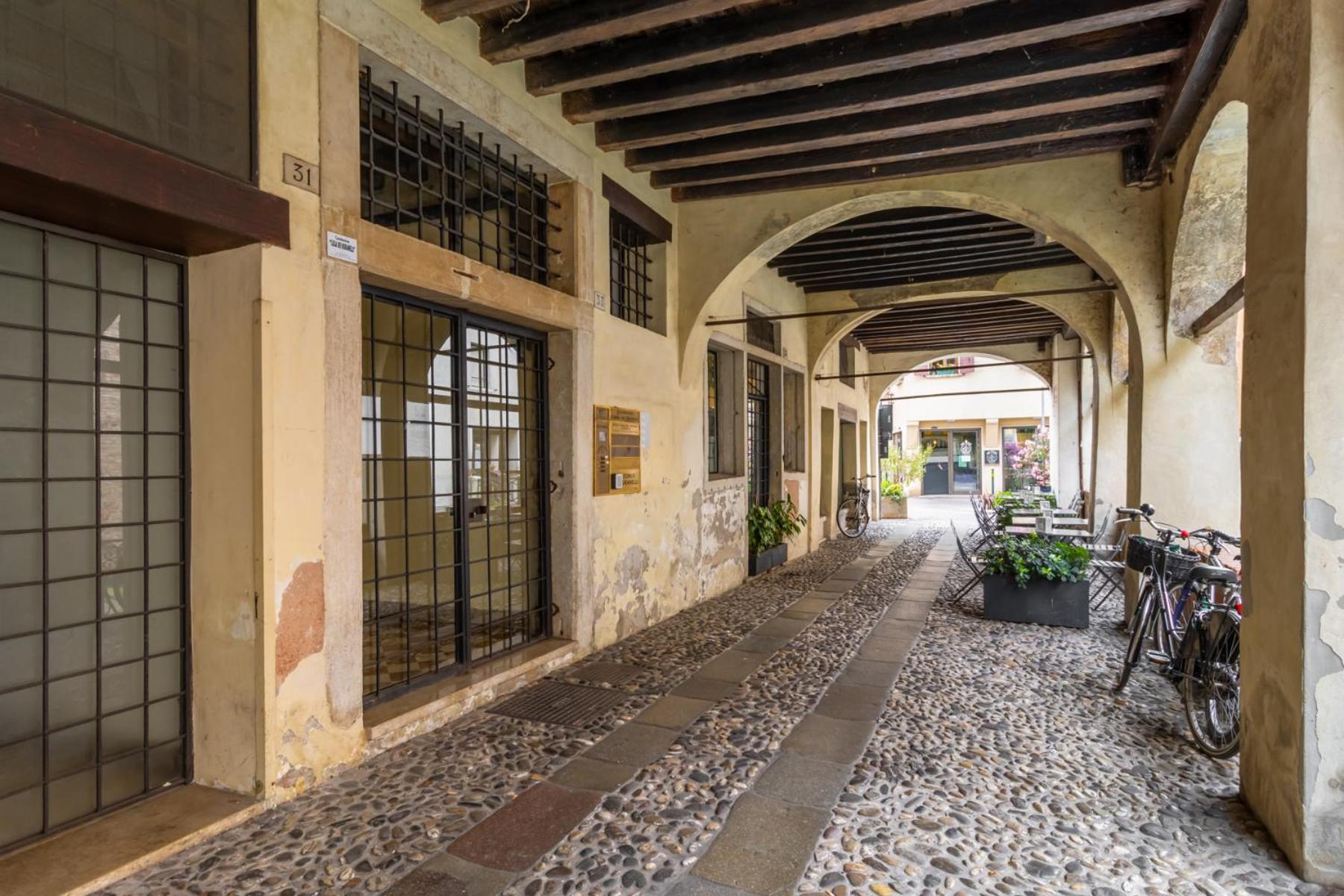Buranelli33 Riverside *